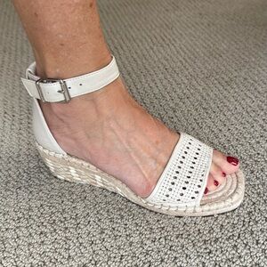 Vince Camuto Cream Woven Wedges Like NEW!